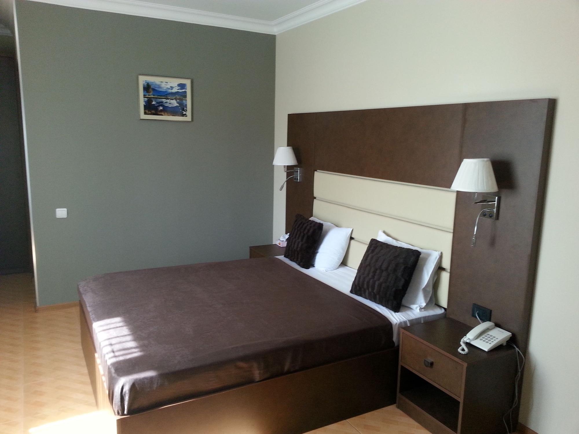 Primer Hotel Erivan Exterior foto